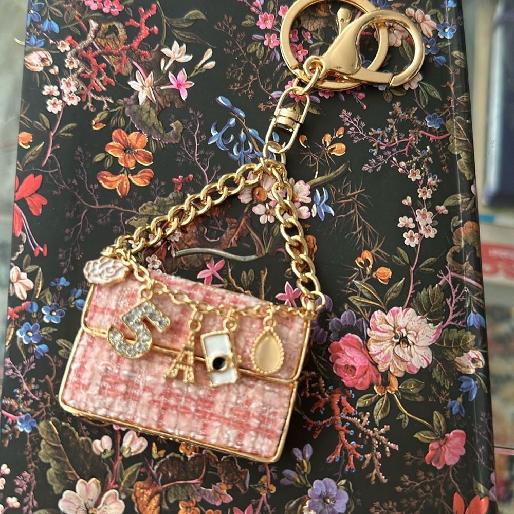 Keychain - Picture 1 of 2
